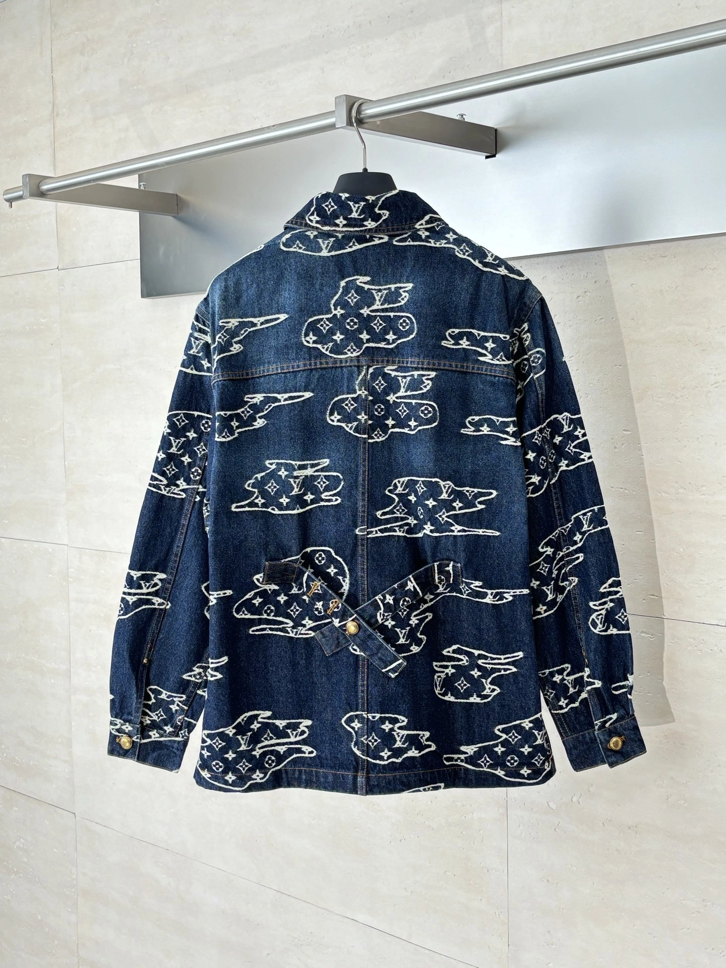 wg.luxury- 8V item:E-F000I0114